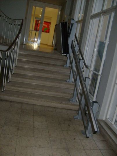 1. Treppenlift mit Plattform