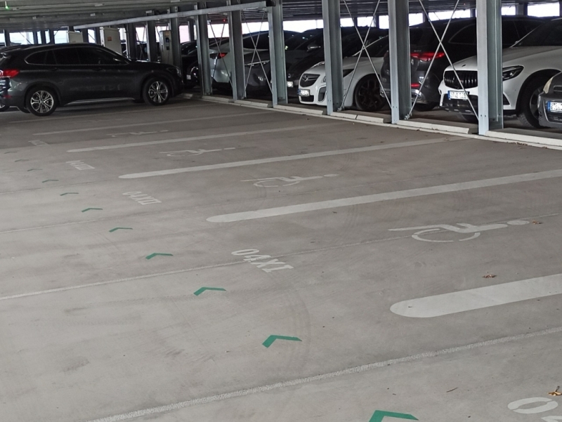 2. Parkhaus mit Behindertenparkplatz © SMS group